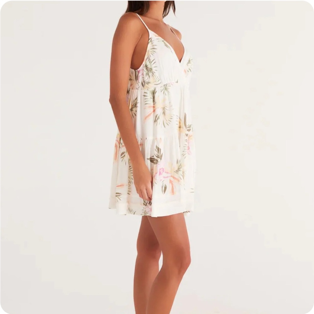 Gorgeous Floral Dress - Picture 3 of 14